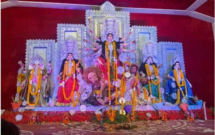 delhi-puja_cooperative-06.10-696x437